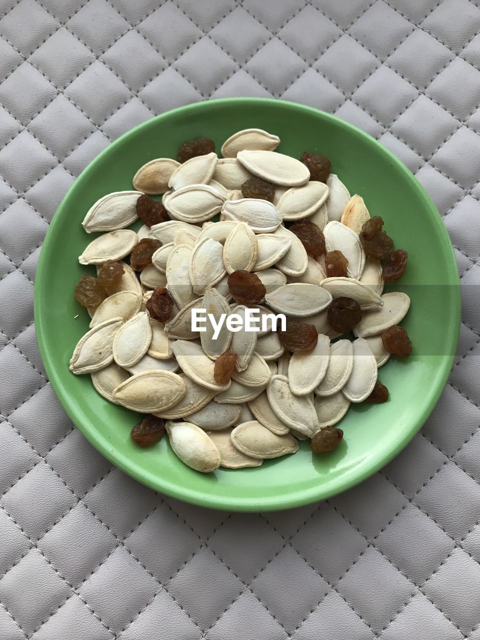 HIGH ANGLE VIEW OF DESSERT IN BOWL