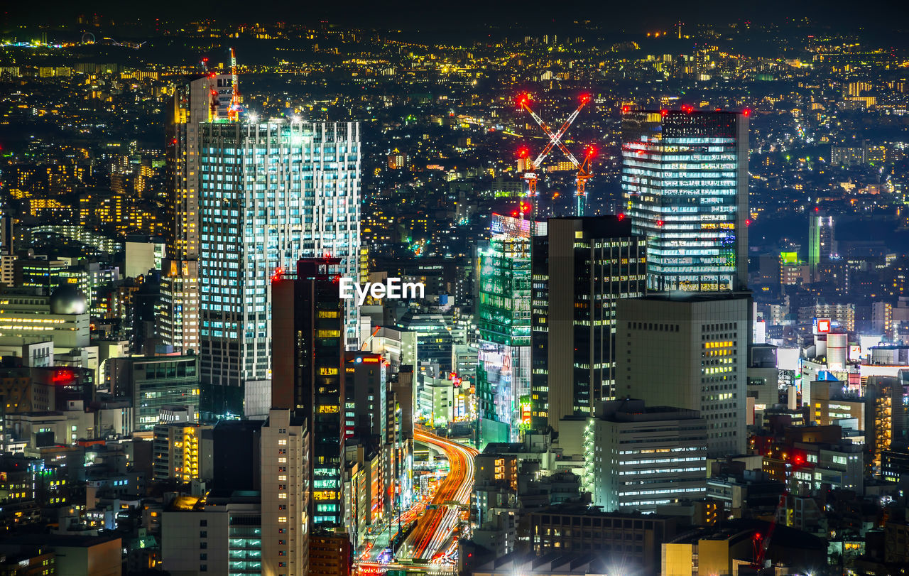 ILLUMINATED BUILDINGS IN CITY