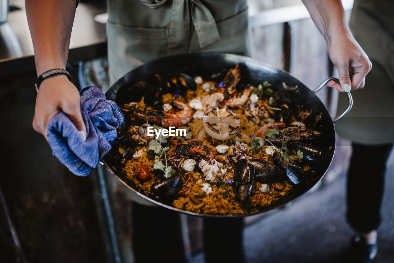 Pan with seafood paella