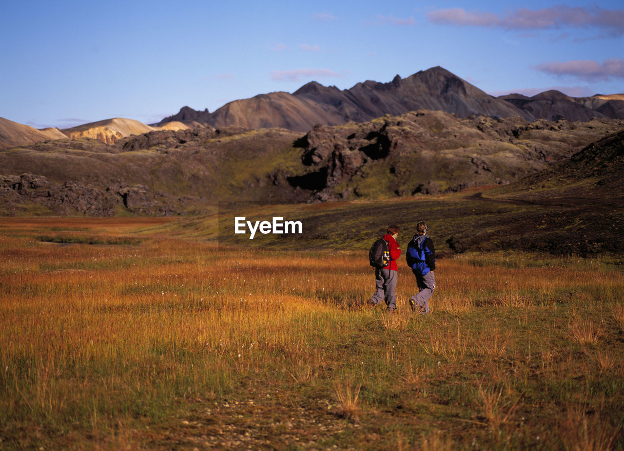 Two women expolring the landmannalaugar area