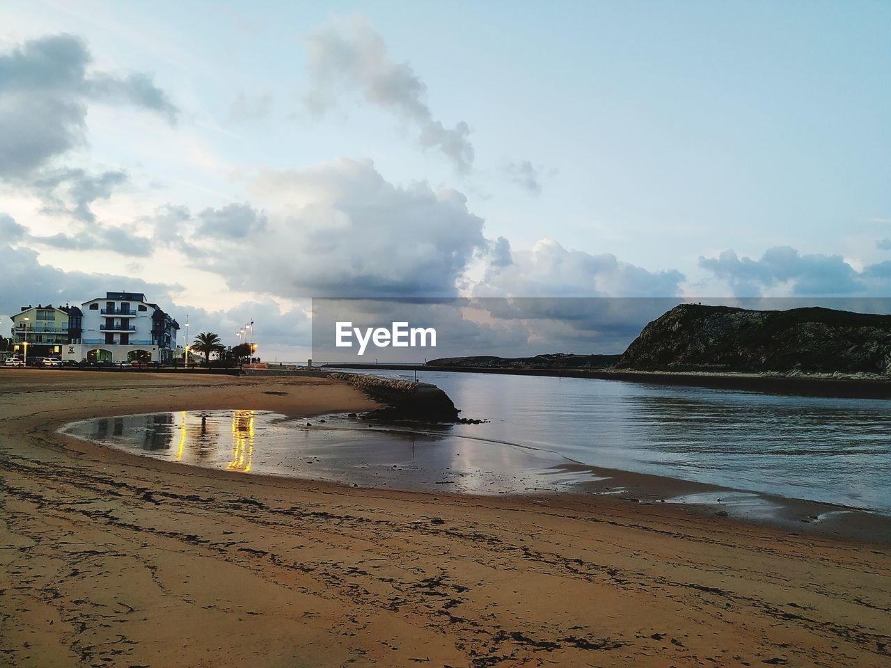 PANORAMIC VIEW OF SEA AGAINST SKY