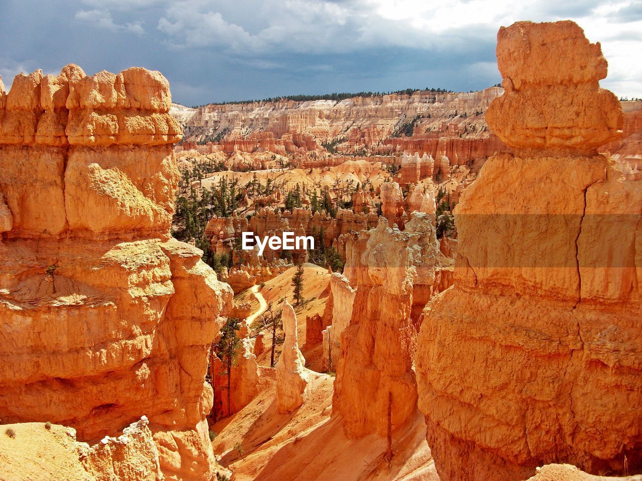 AERIAL VIEW OF ROCK FORMATIONS AT CANYON