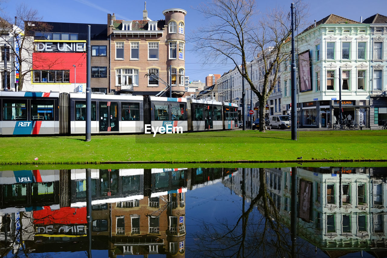 VIEW OF BUILDINGS AT WATERFRONT