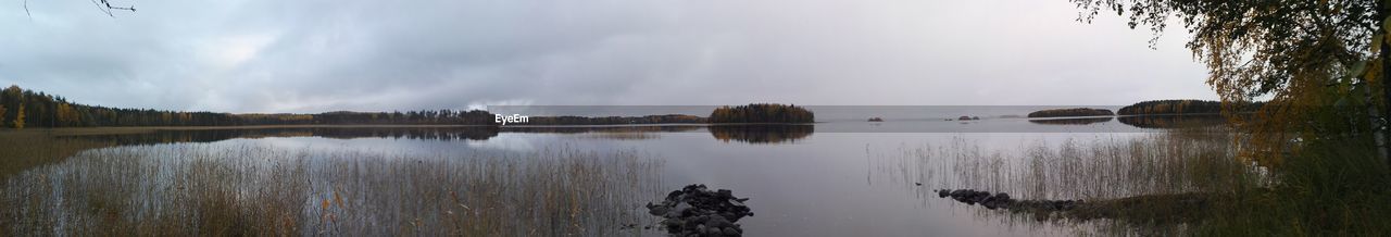 PANORAMIC VIEW OF LAKE