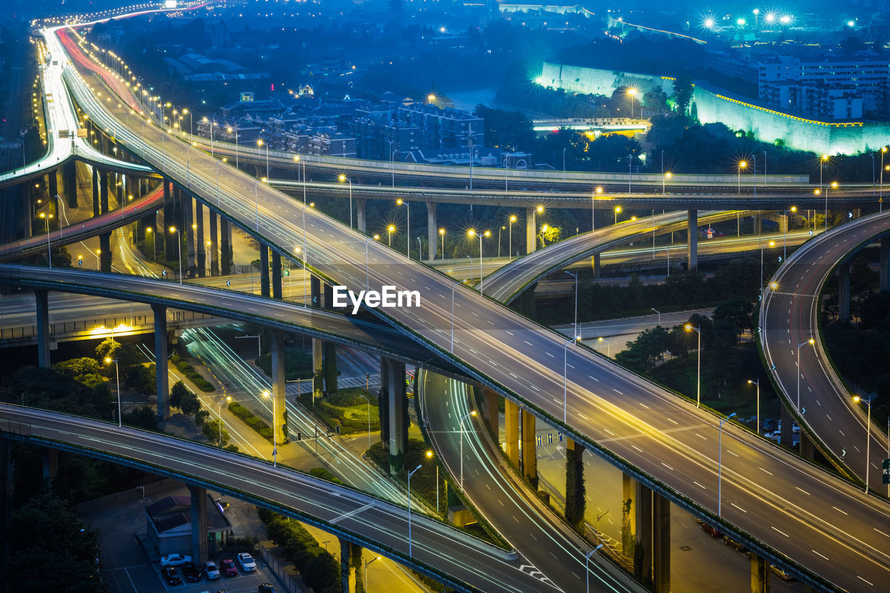 HIGH ANGLE VIEW OF ELEVATED ROAD