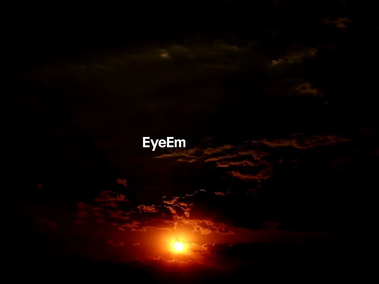IDYLLIC SHOT OF SKY AT NIGHT