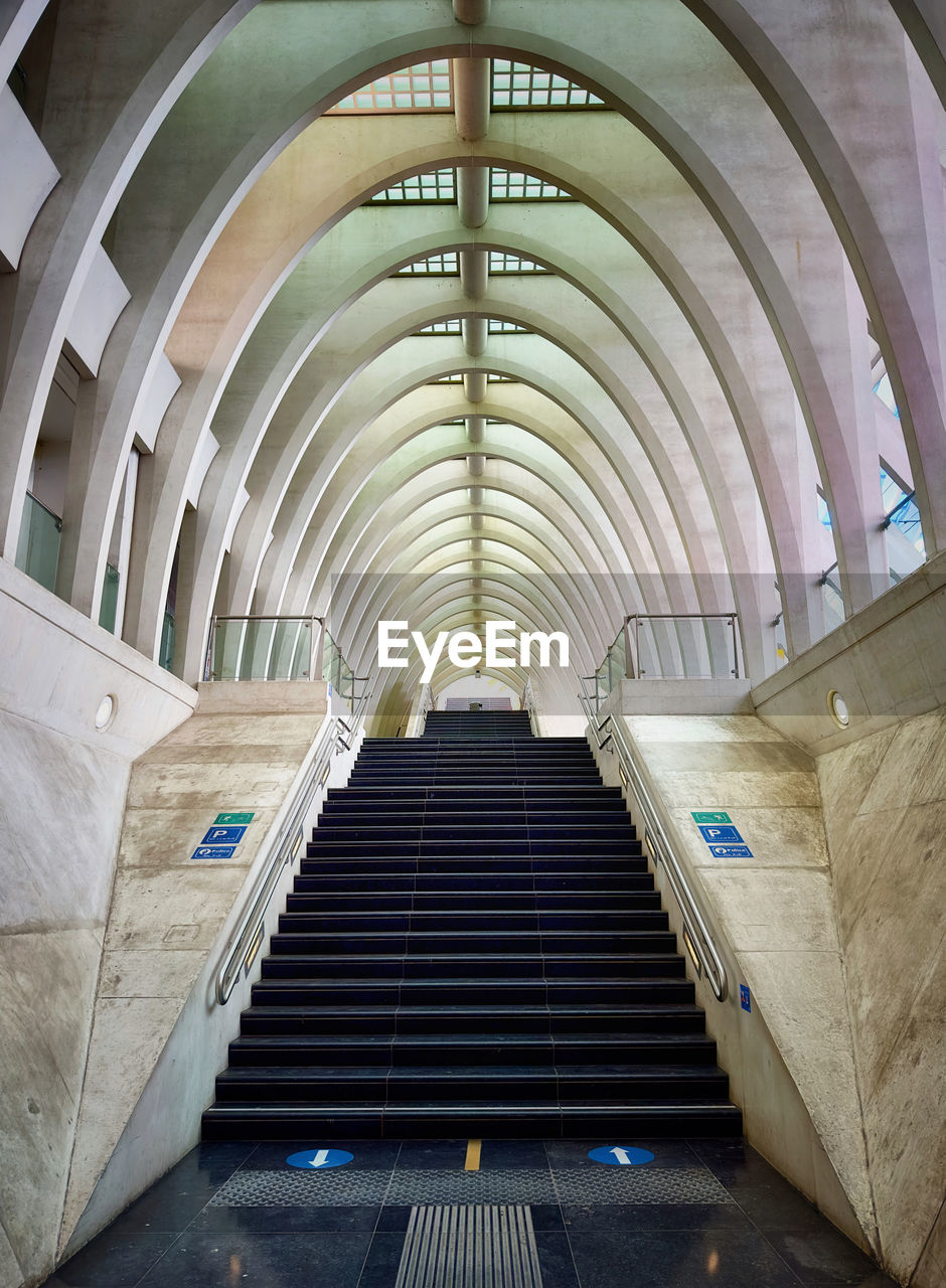 Interior of railwaystation 