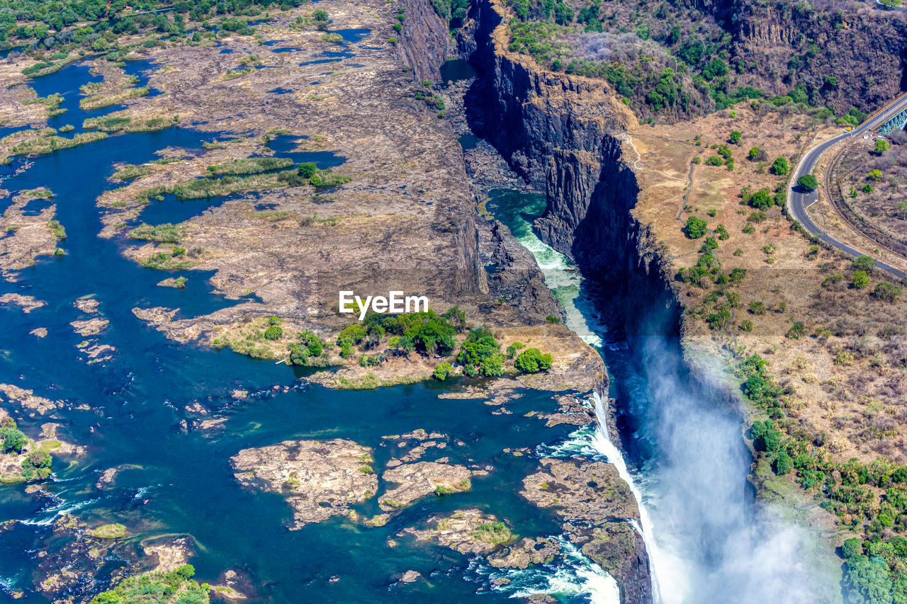 Superbe aerial view of the victoria falls with lower water between zimbabwe and zambia