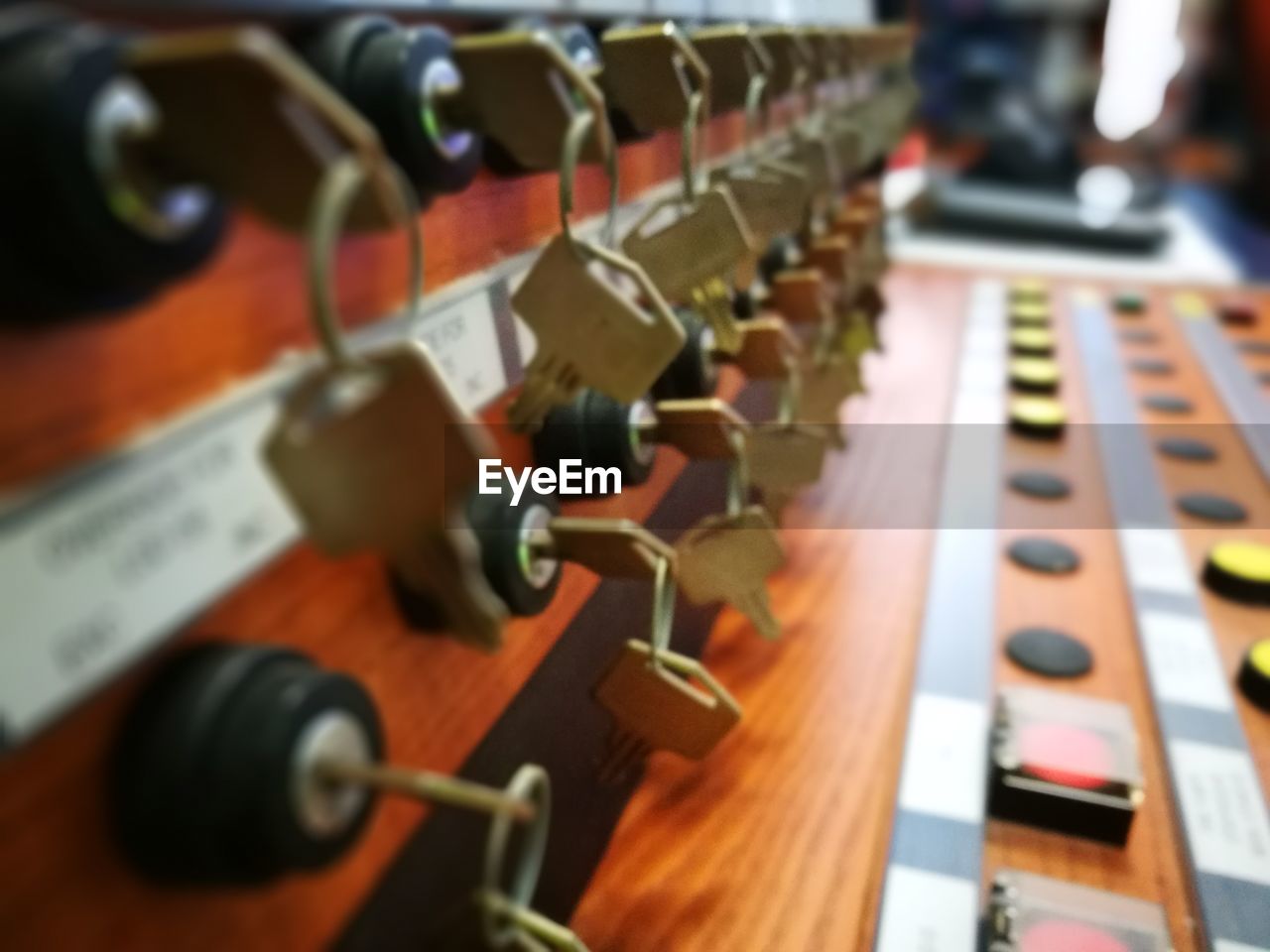 CLOSE-UP OF PIANO KEYS ON DISPLAY