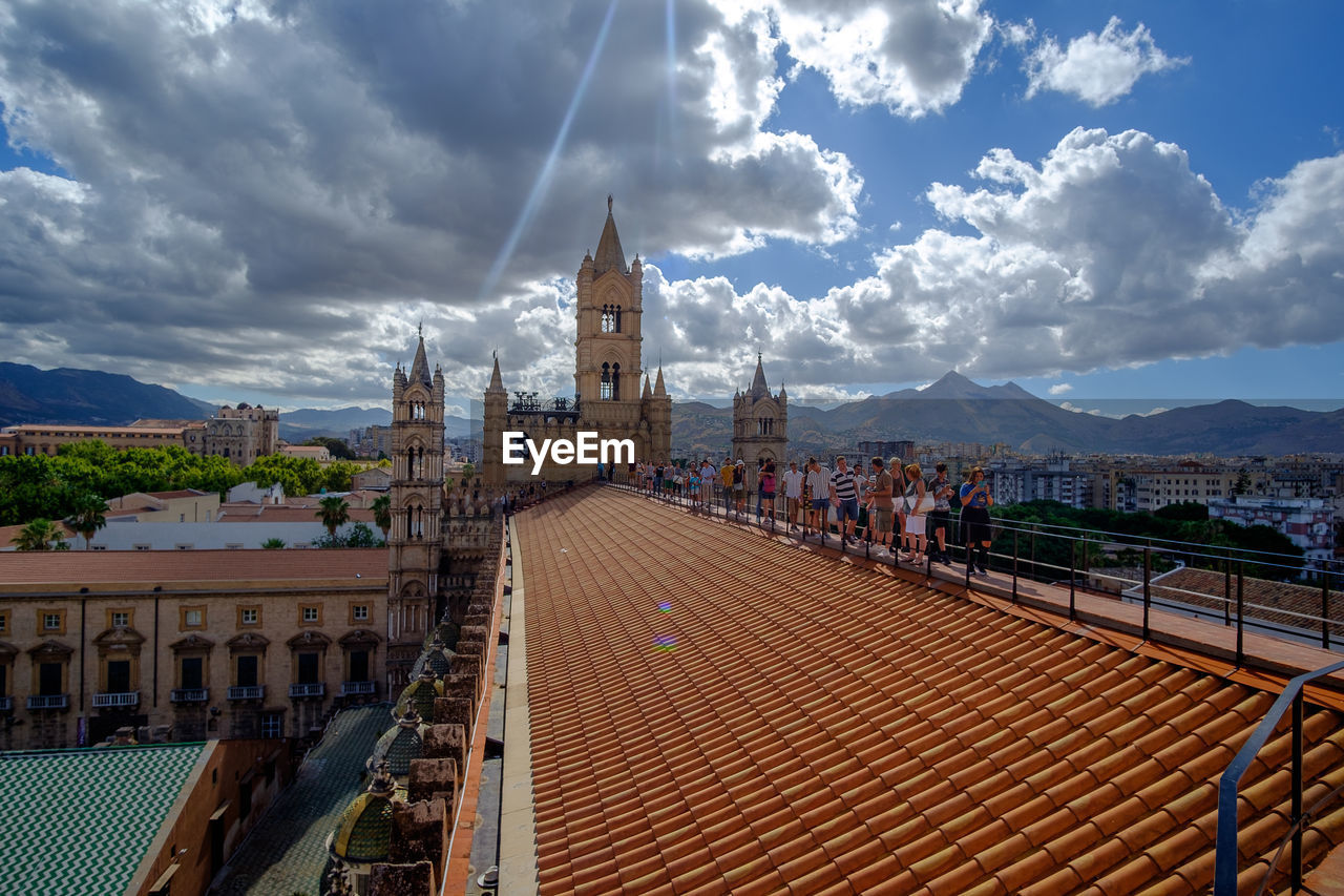 VIEW OF CATHEDRAL IN CITY