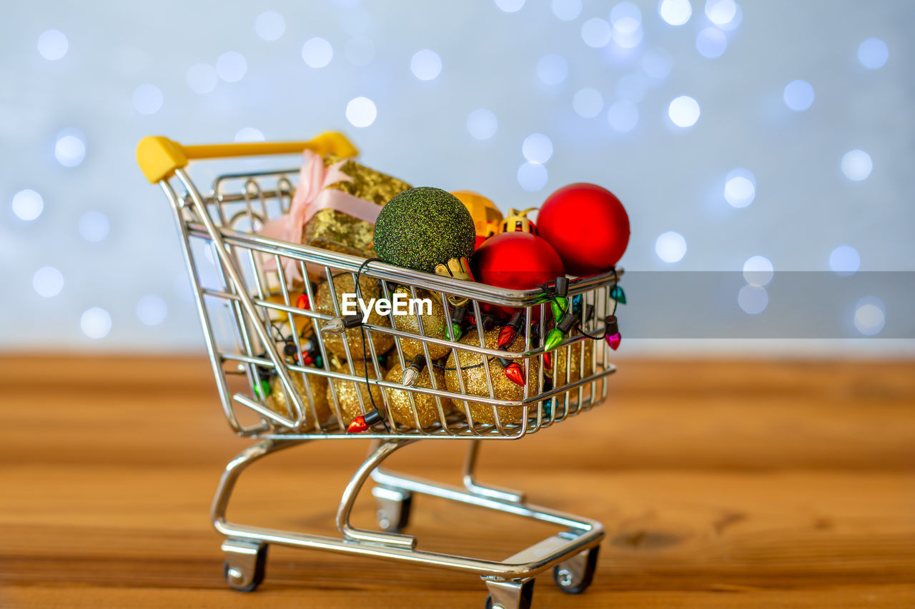 shopping cart, shopping, consumerism, retail, food, food and drink, supermarket, store, groceries, healthy eating, vegetable, buying, holiday, no people, basket, celebration, copy space, indoors, fruit, cart, shopping bag, wellbeing