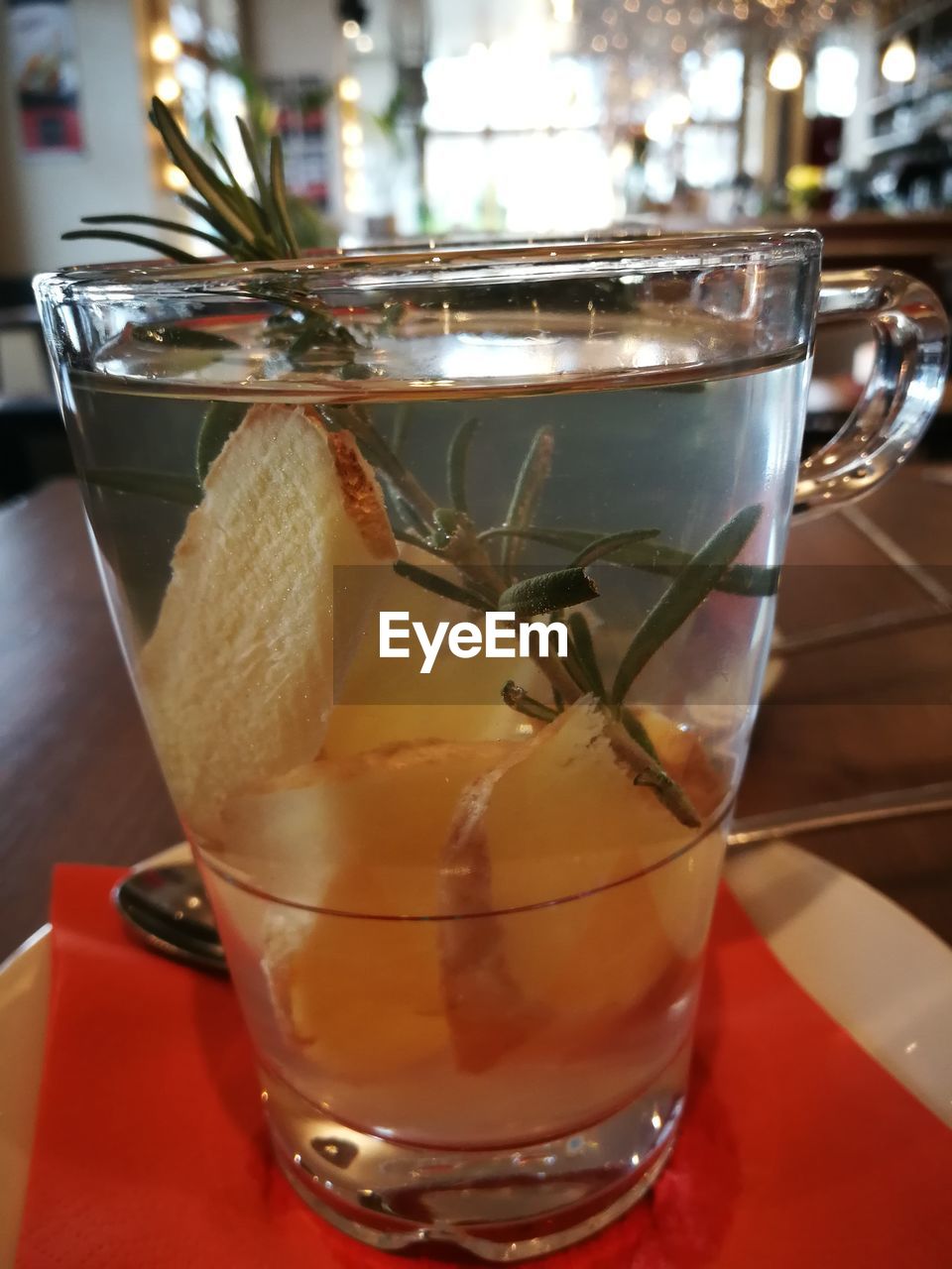 CLOSE-UP OF DRINK IN GLASS