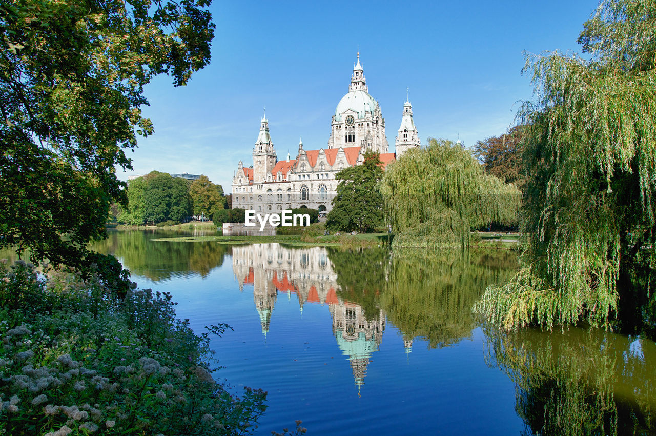 Panoramic view of the reflecting new town hall of hanover, germany 