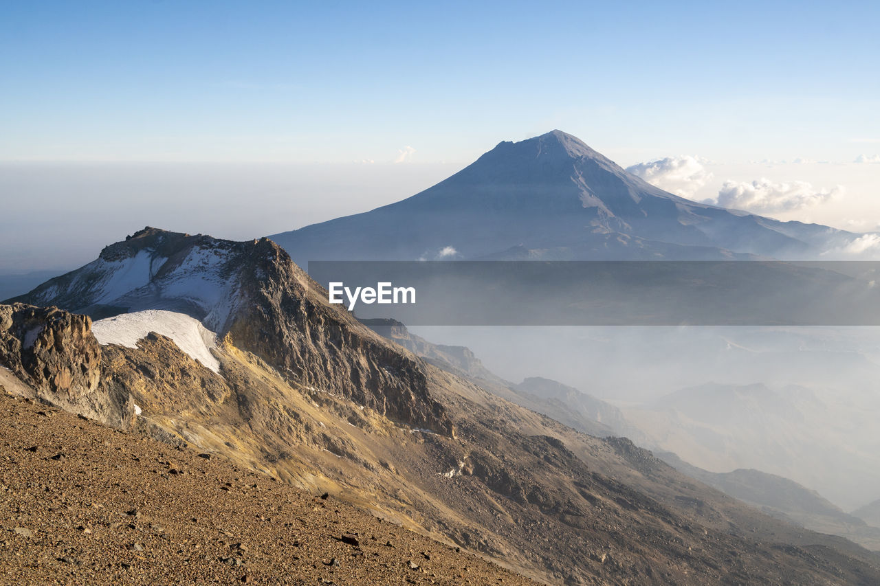 Popocatepetl volcano view from the summit of iztaccihuatl volcano