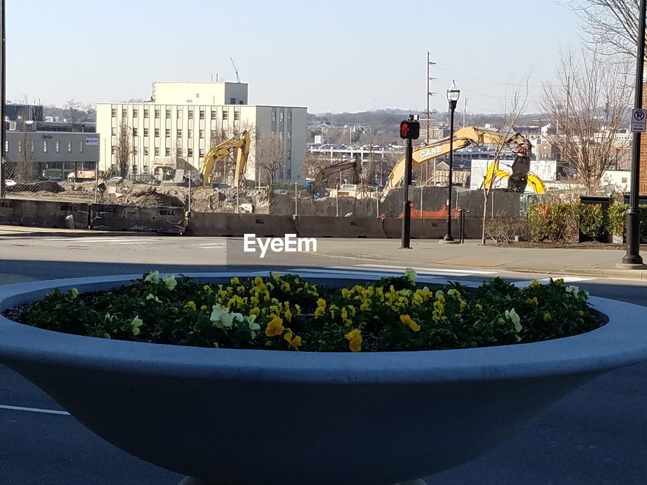 VIEW OF FOUNTAIN AT CITY