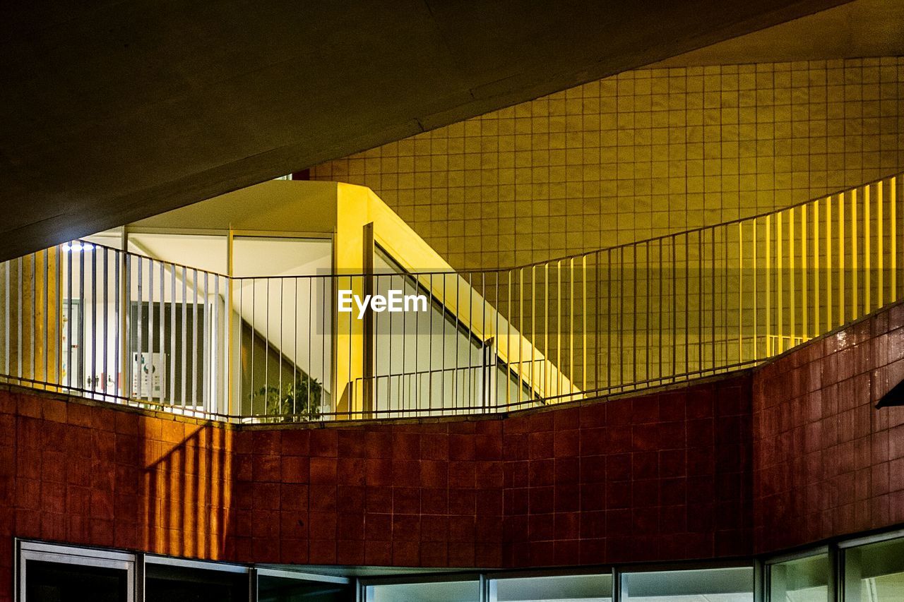 STAIRCASE IN YELLOW