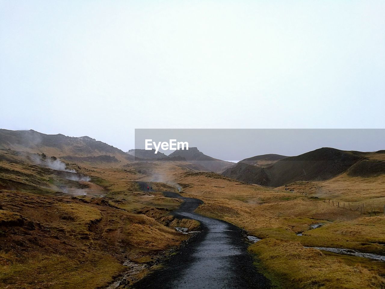 SCENIC VIEW OF RIVER AGAINST CLEAR SKY