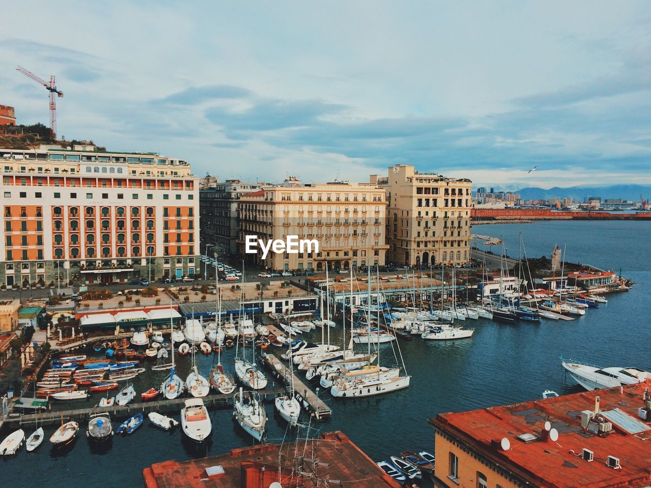 PANORAMIC VIEW OF CITY AGAINST SKY IN BACKGROUND