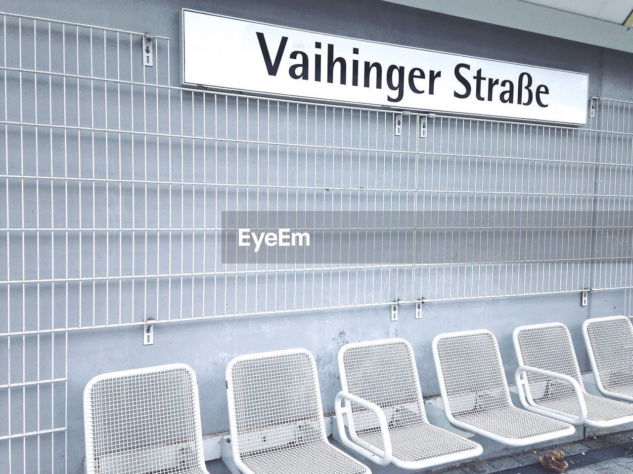 TEXT ON WALL