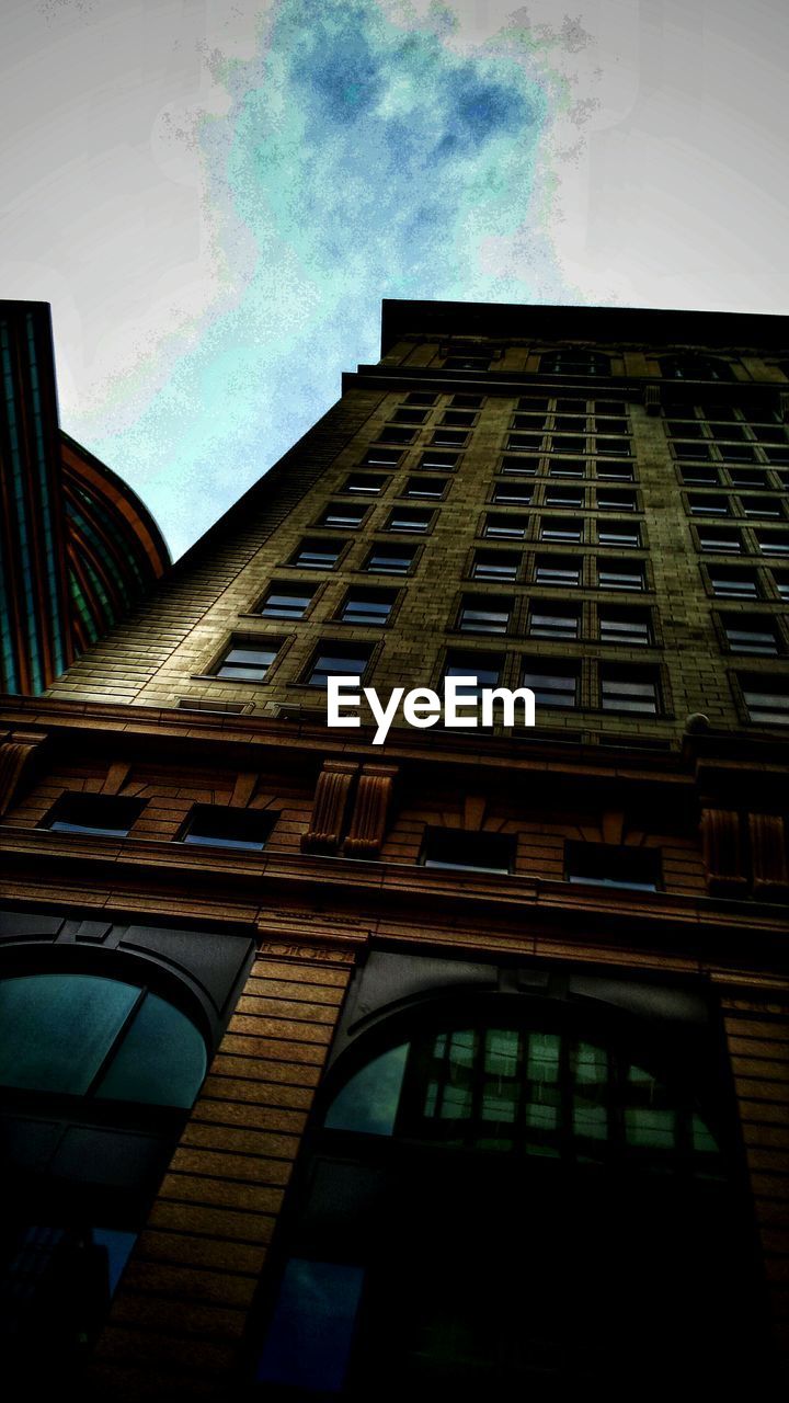 LOW ANGLE VIEW OF BUILDINGS AGAINST SKY