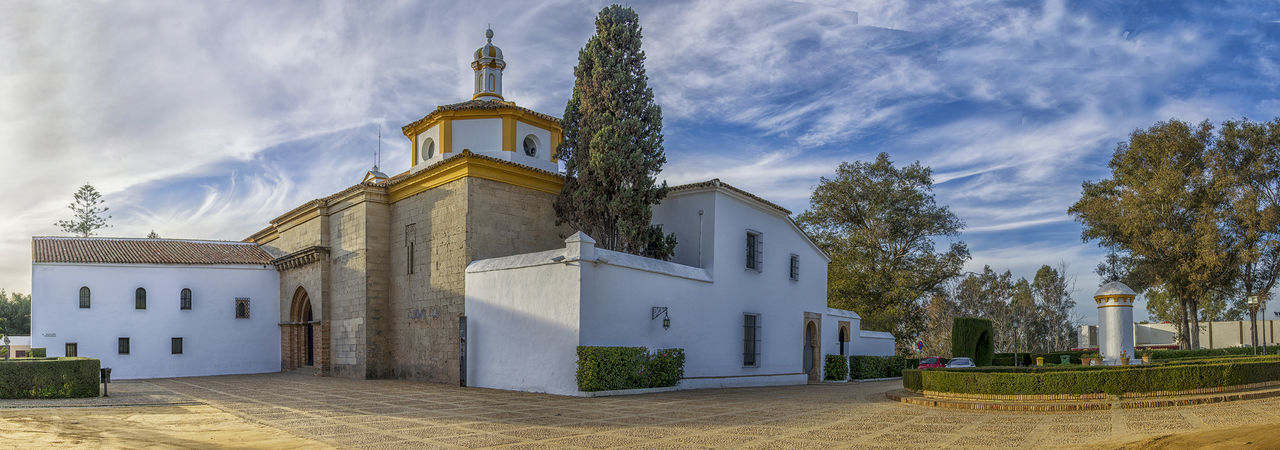 LOW ANGLE VIEW OF TEMPLE AGAINST SKY