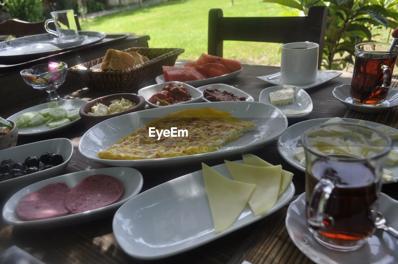 CLOSE-UP OF SERVED FOOD IN BOWL