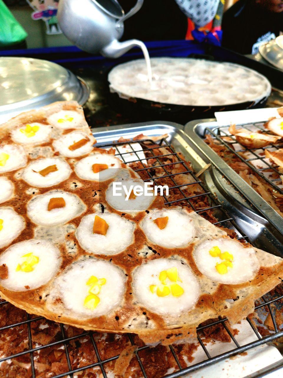 HIGH ANGLE VIEW OF BREAKFAST