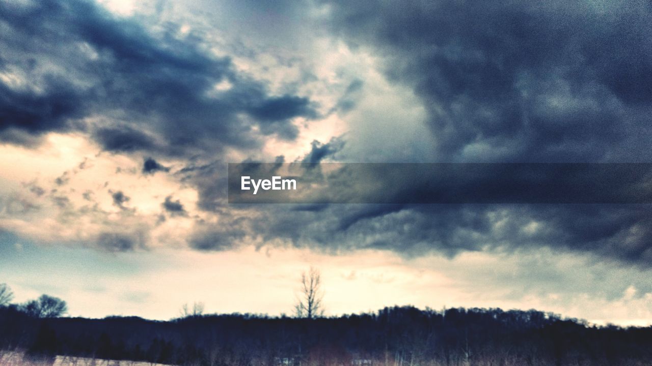 SCENIC VIEW OF CLOUDSCAPE AGAINST SKY