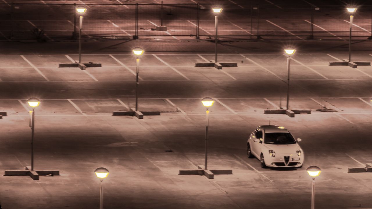 CARS AND ILLUMINATED LIGHTS IN BUS