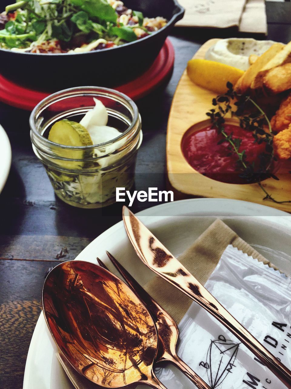 CLOSE-UP OF FOOD ON TABLE