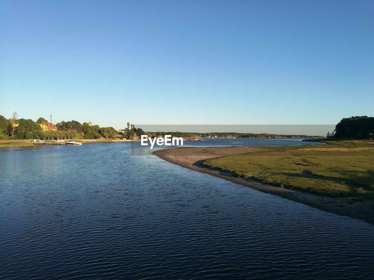 SCENIC VIEW OF RIVER AGAINST SKY