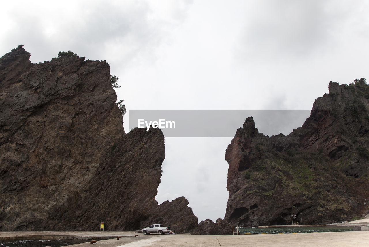 PANORAMIC VIEW OF SEA