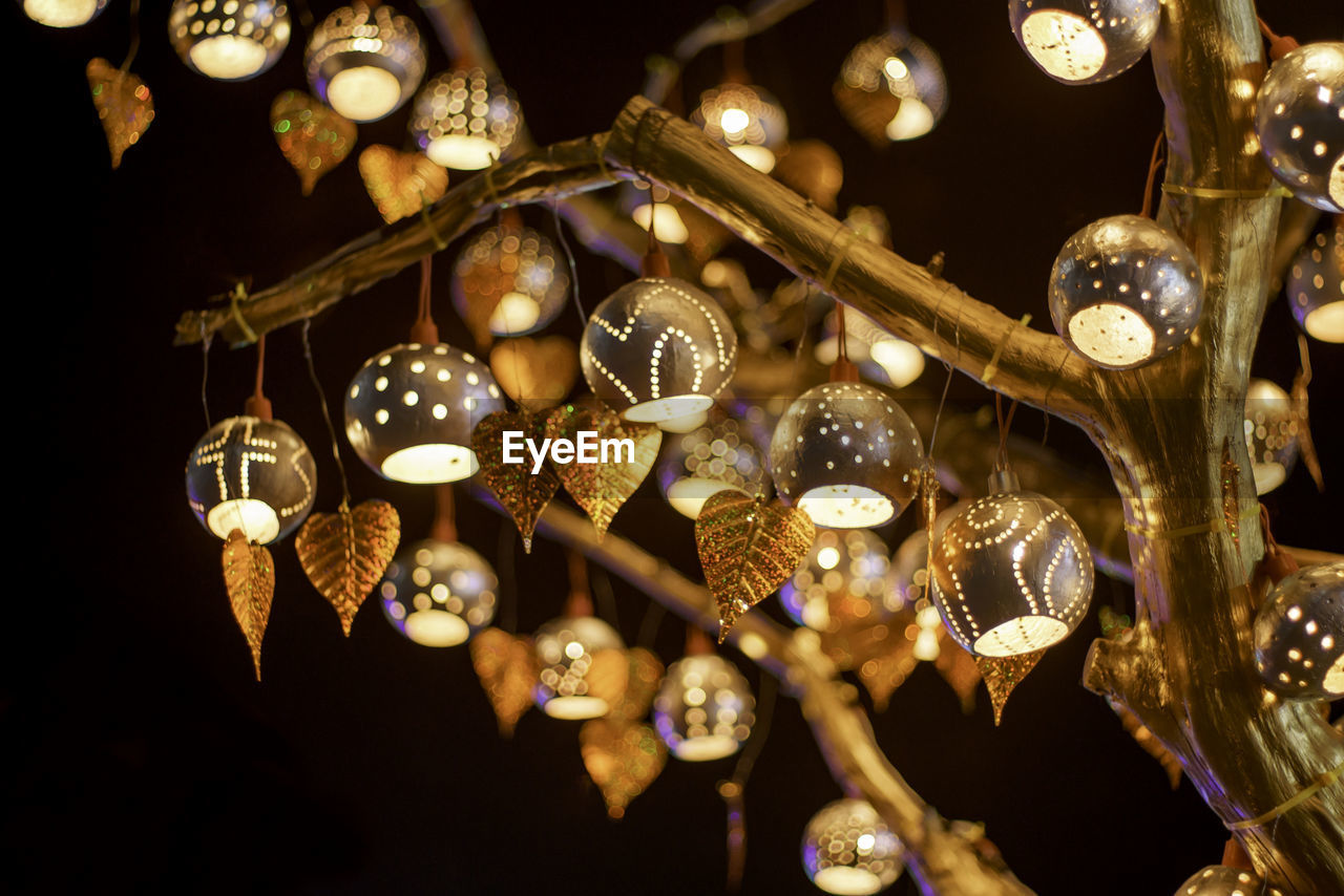 LOW ANGLE VIEW OF CHANDELIER