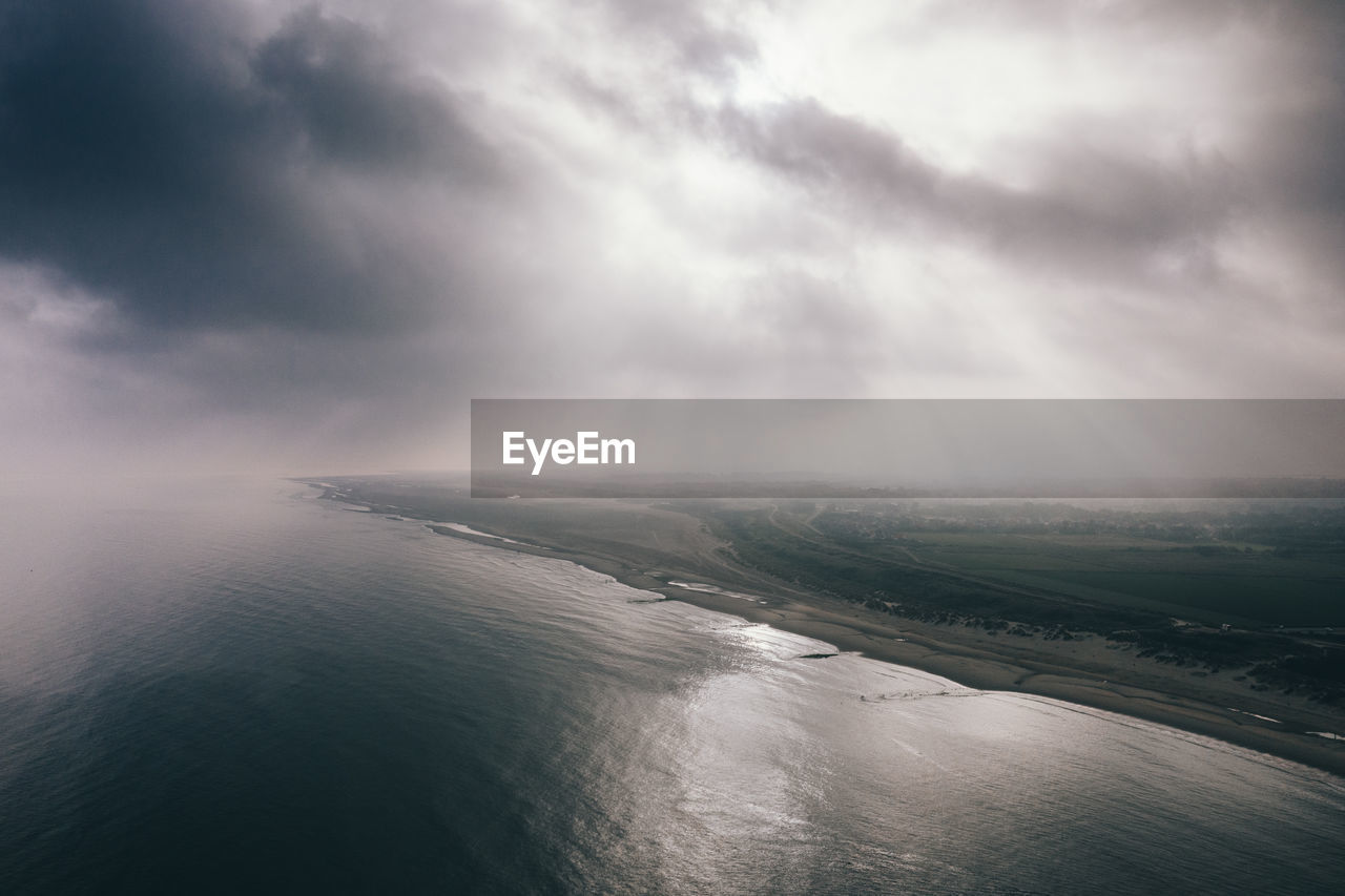 IDYLLIC VIEW OF SEA AGAINST SKY