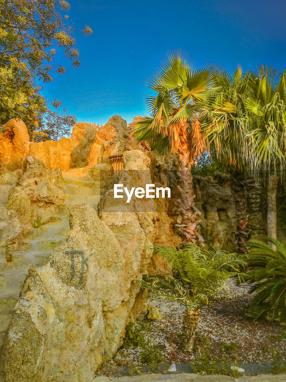 SCENIC VIEW OF ROCK FORMATION AGAINST SKY