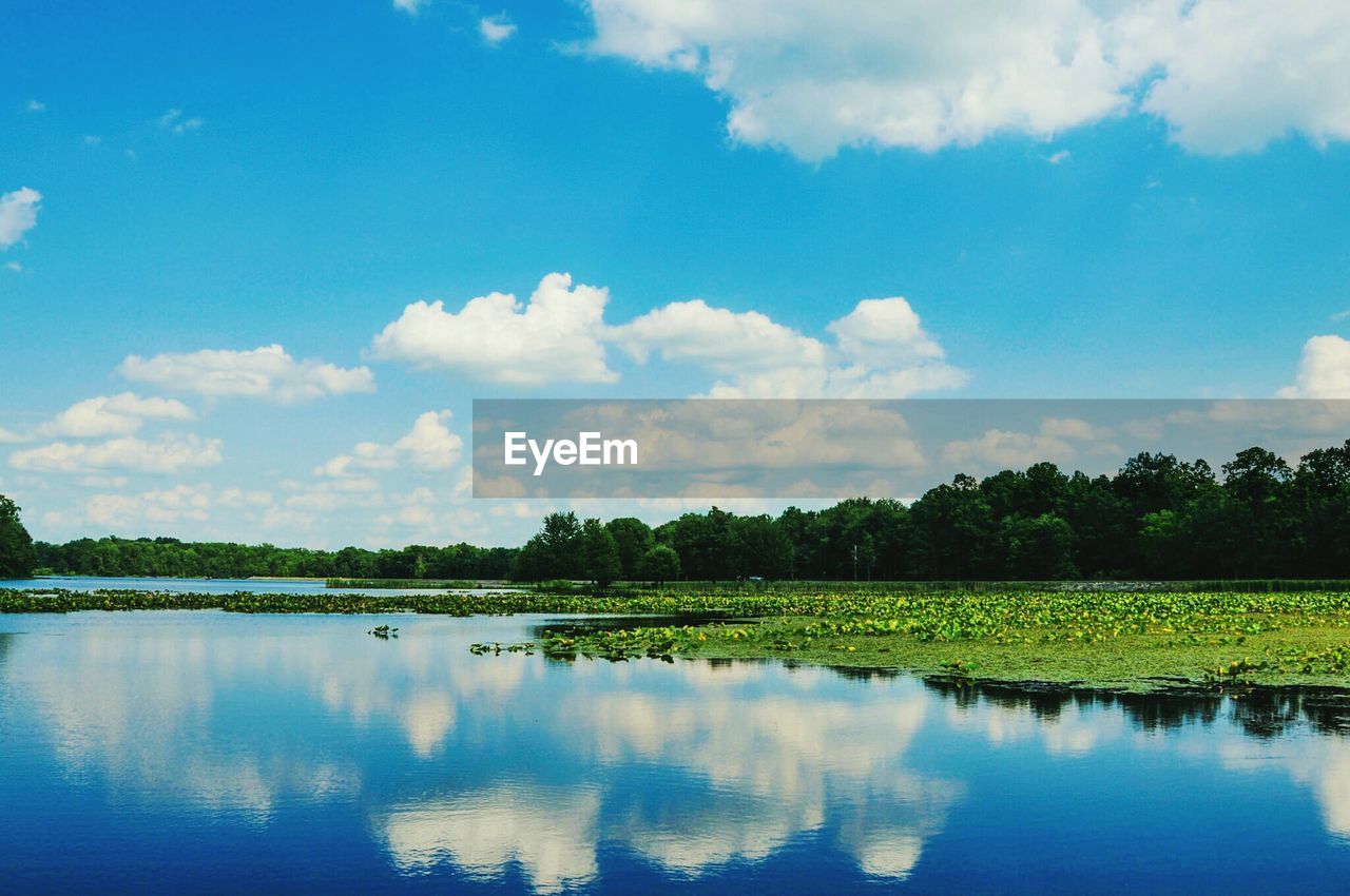 PANORAMIC SHOT OF LAKE AGAINST SKY