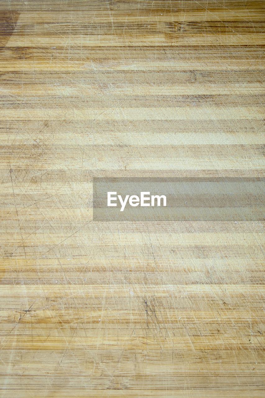 SURFACE LEVEL VIEW OF WOODEN FLOOR