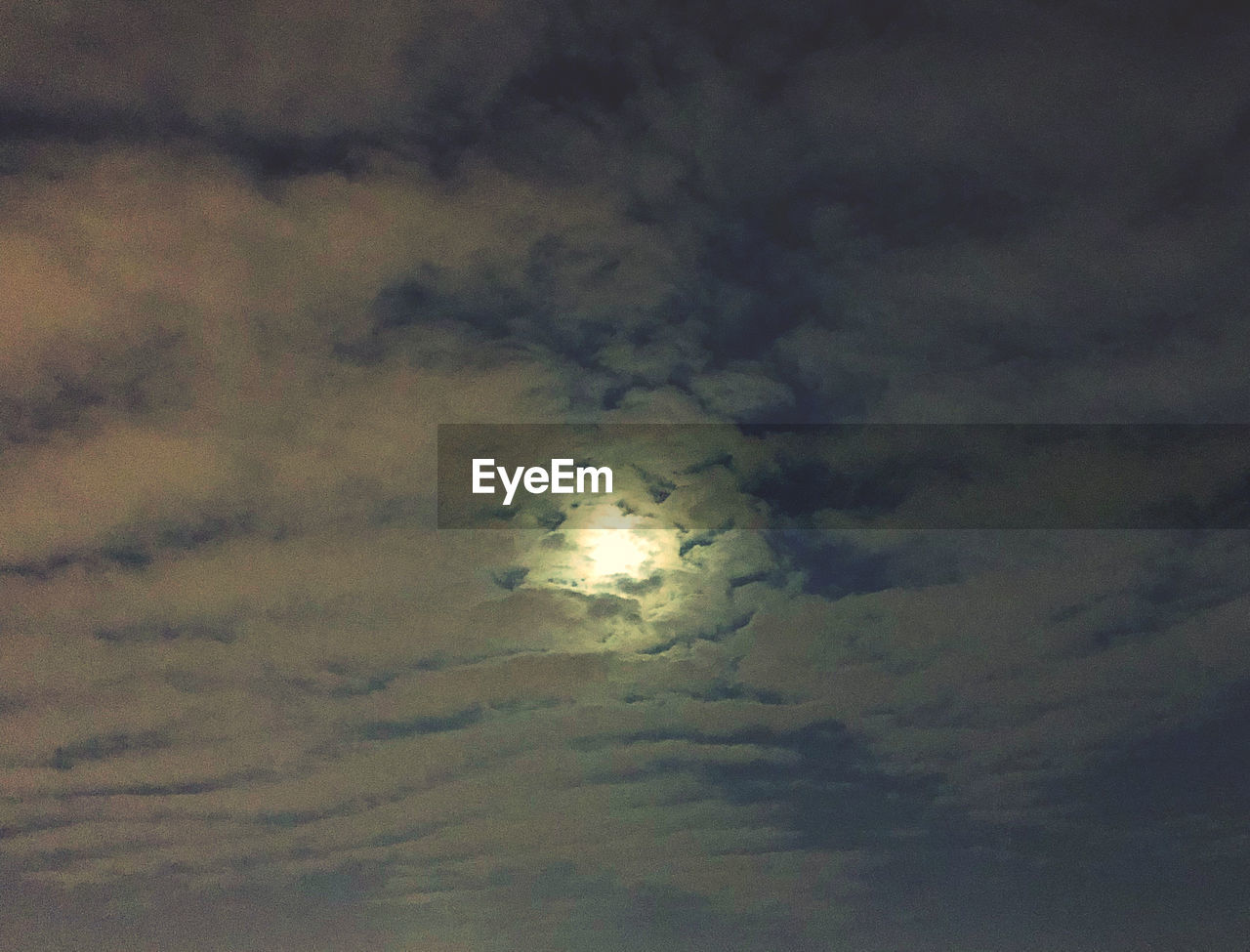 LOW ANGLE VIEW OF DRAMATIC SKY