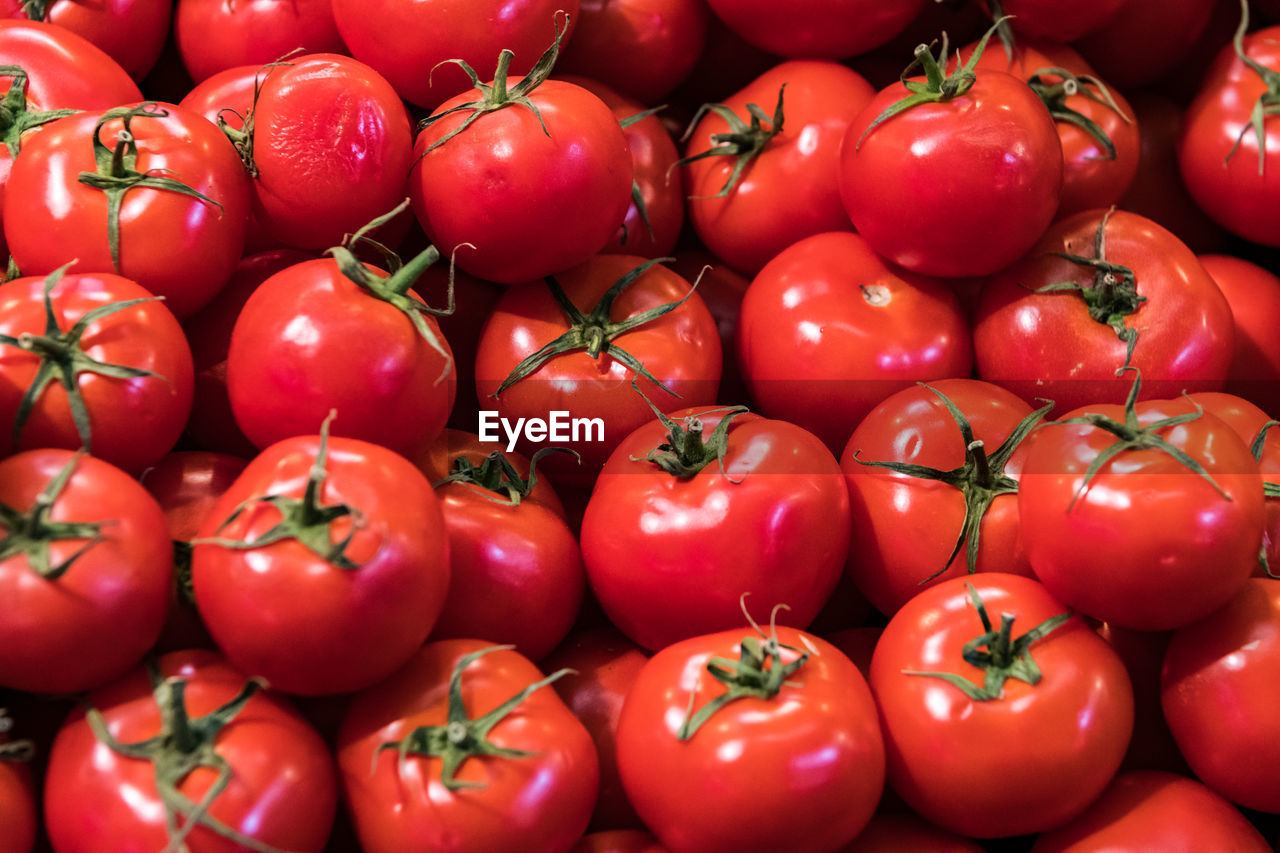 Red tomatoes in the market