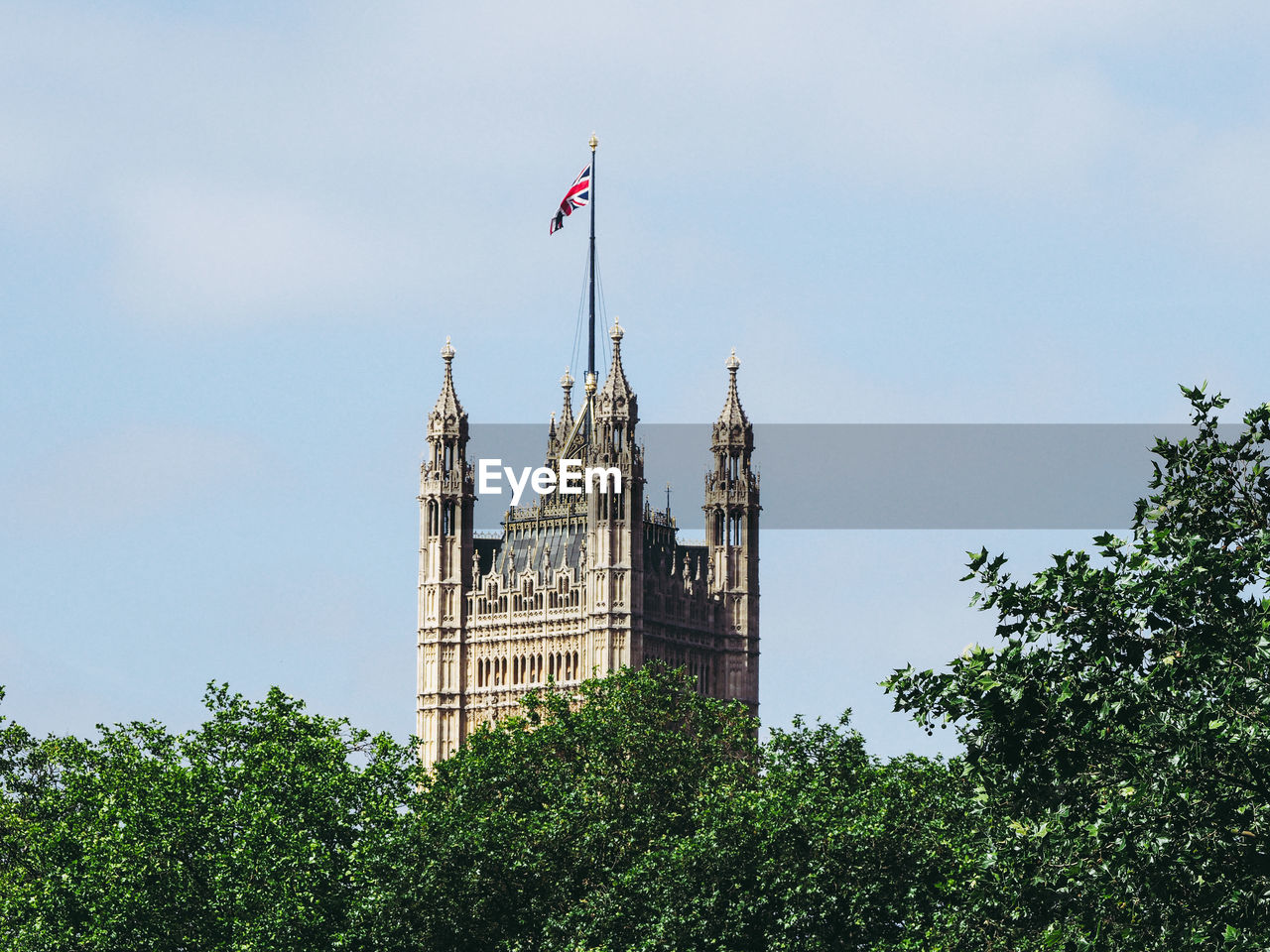 LOW ANGLE VIEW OF TOWER AGAINST SKY