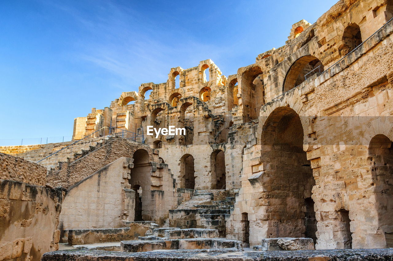 LOW ANGLE VIEW OF HISTORICAL BUILDING