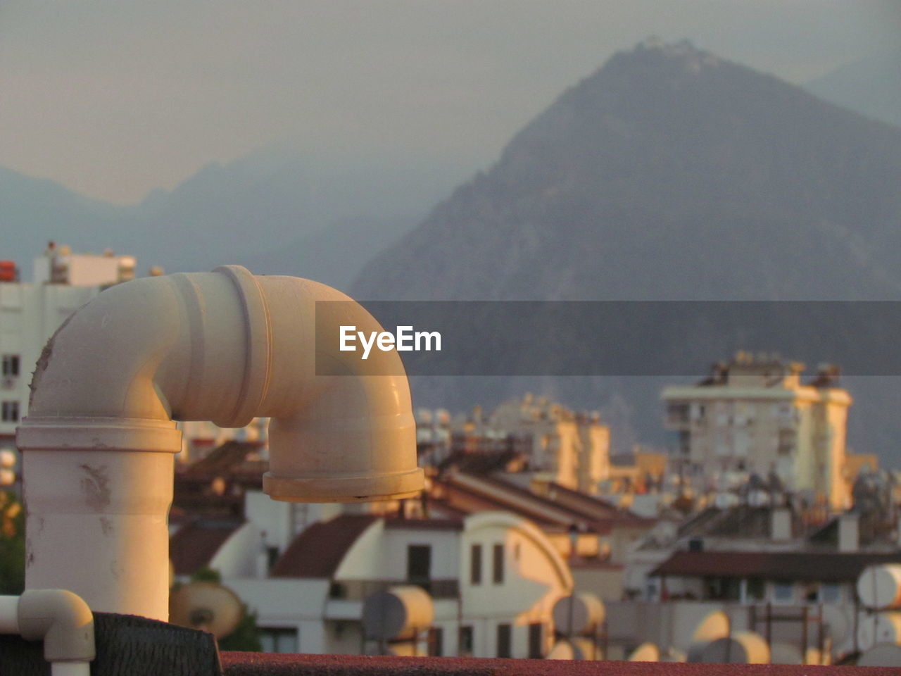 Lowly tube with mountain and city view 