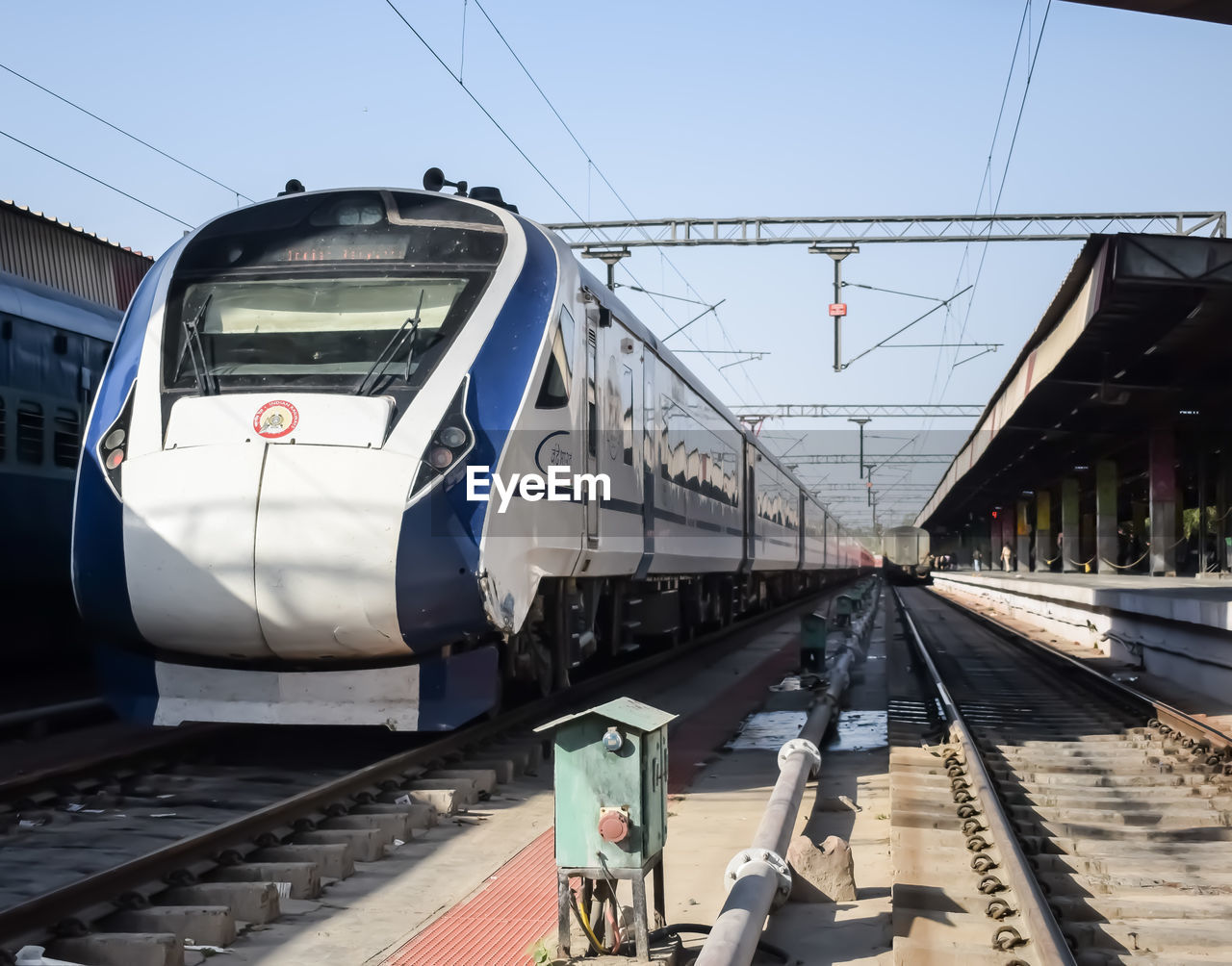 Vande bharat express train going from delhi towards dehradun from anand vihar railway station