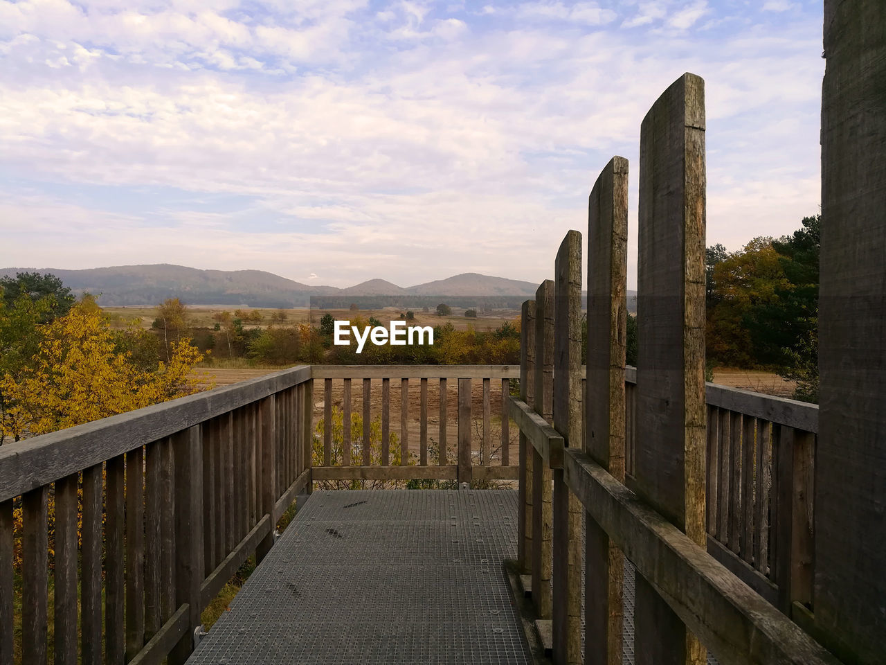 VIEW OF LANDSCAPE AGAINST SKY