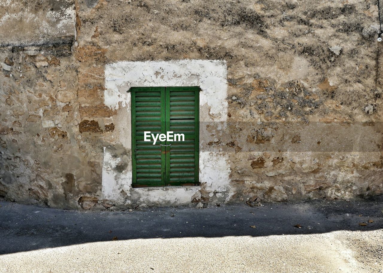 OPEN WINDOW ON BUILDING