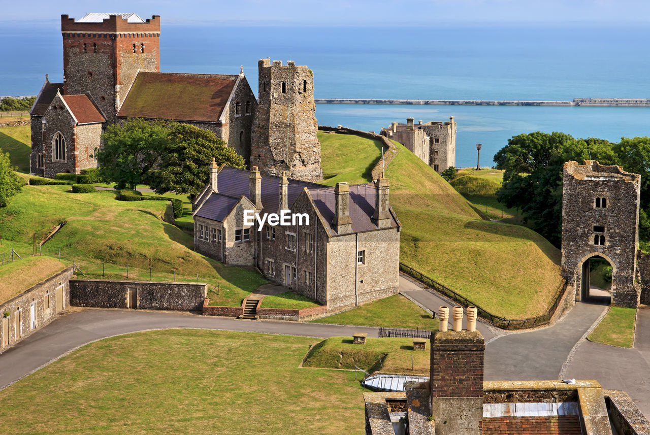 VIEW OF FORT AGAINST BUILDINGS