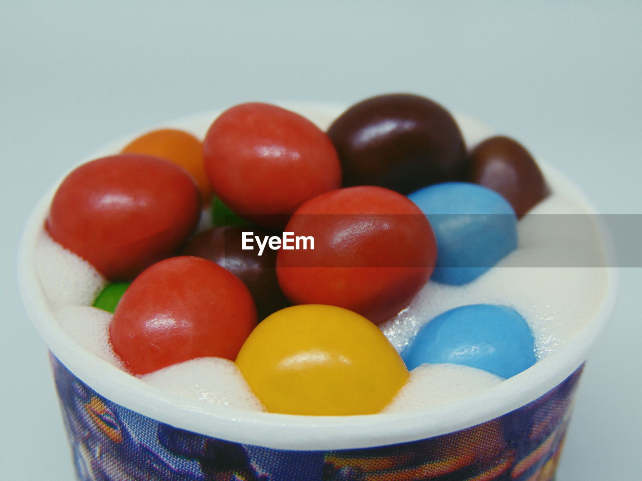 CLOSE-UP OF CANDIES IN BOWL