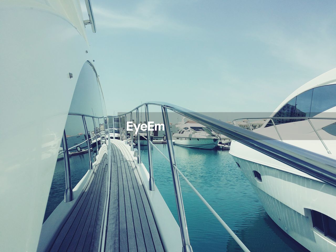 Cropped image of yacht on sea against sky