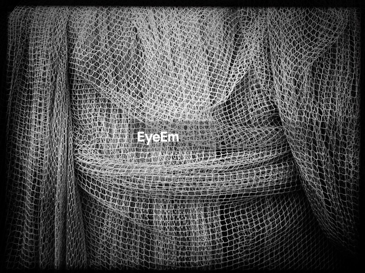 FULL FRAME SHOT OF TEXTURED