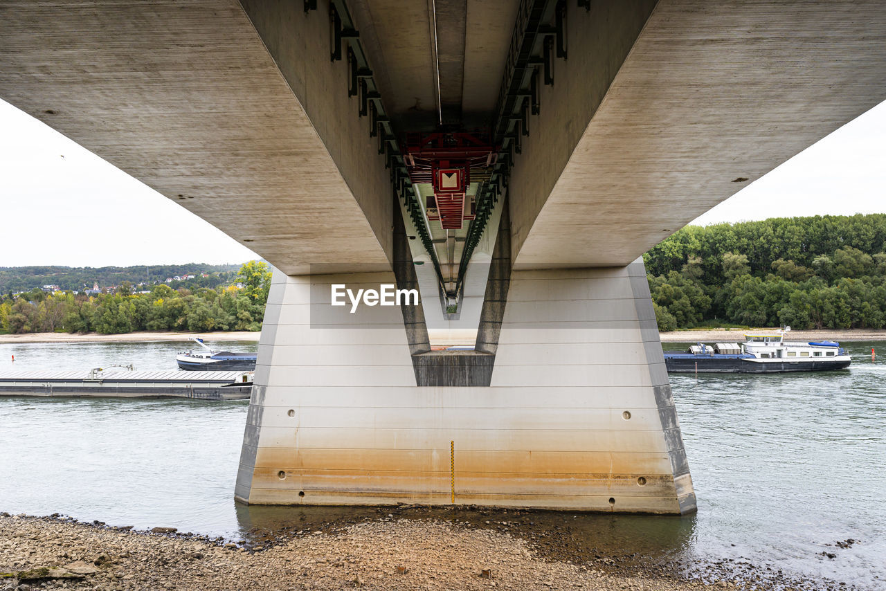 INTERIOR OF BRIDGE